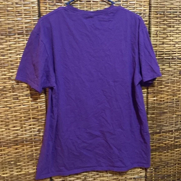 EUC Golden Girls ICONIC Rainbow + Graphic Tee shirt XL - Picture 4 of 4